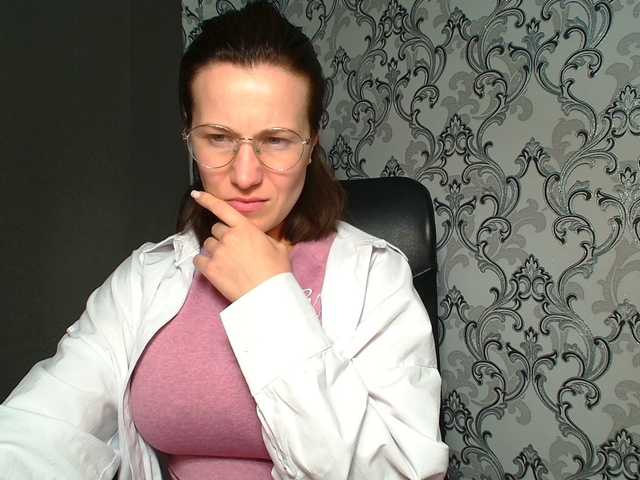 BellaKisss1 live webcam show