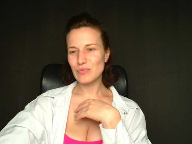 BellaKisss1 live cam on BongaCams