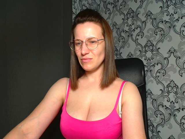 BellaKisss1 live webcam show