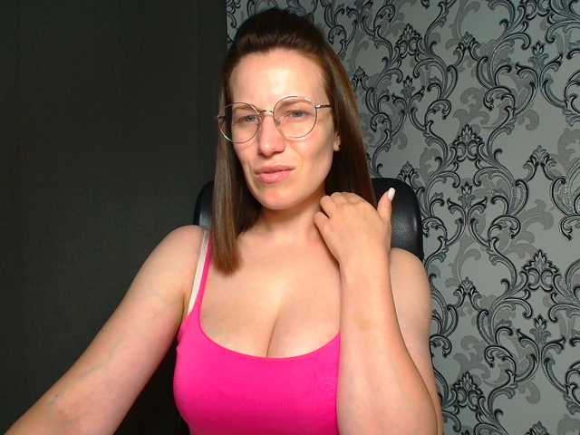 BellaKisss1 live webcam show