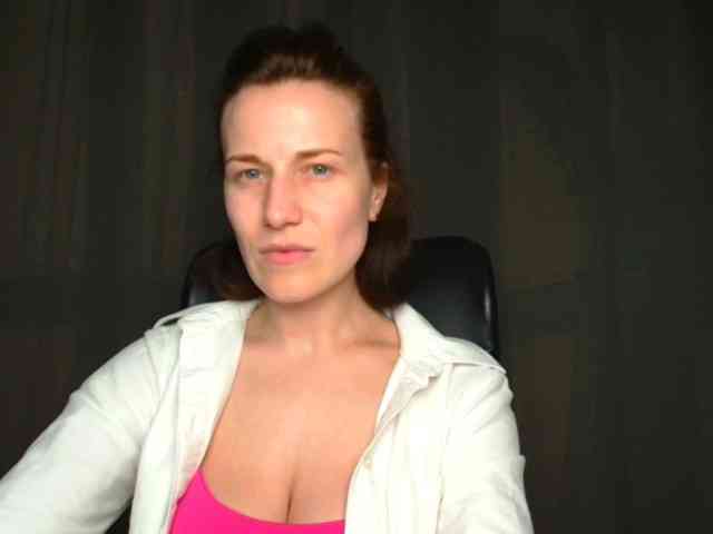 BellaKisss1 webcam