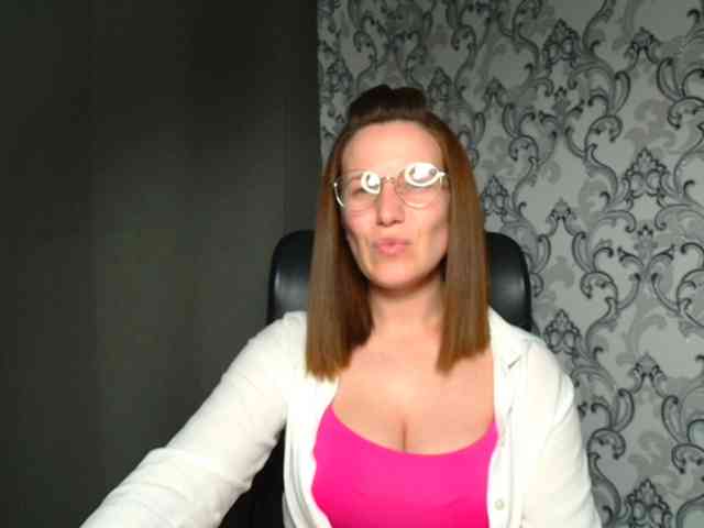 BellaKisss1 webcam