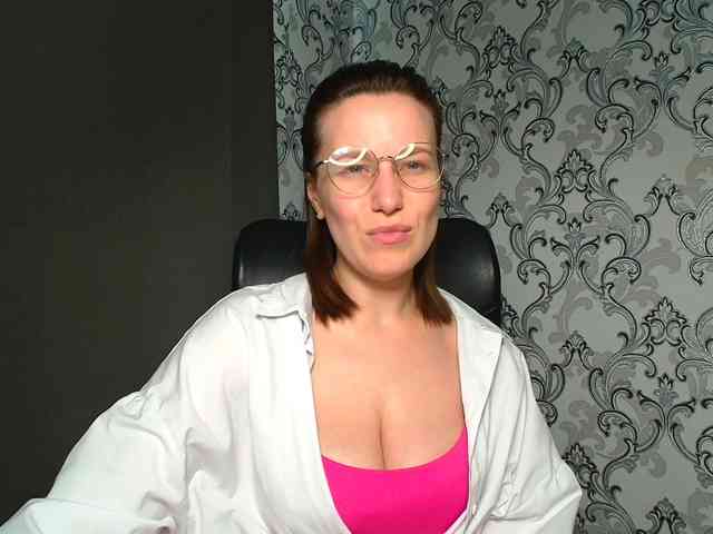 BellaKisss1 webcam