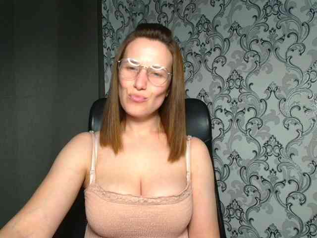 BellaKisss1 webcam
