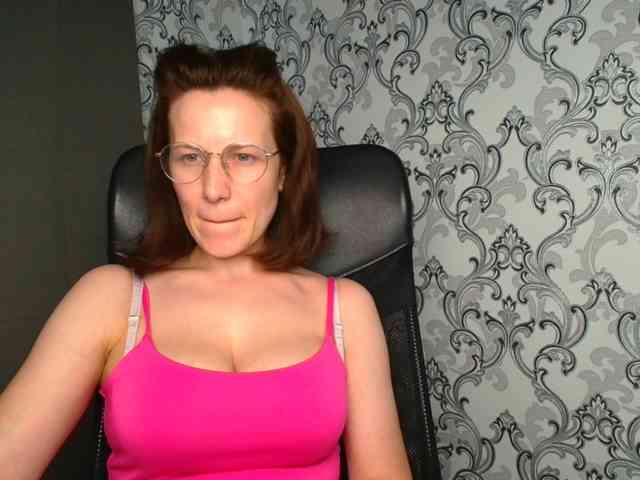 BellaKisss1 webcam