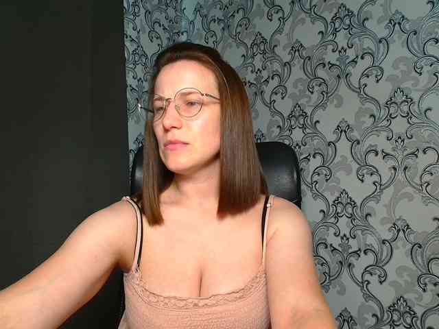 BellaKisss1 webcam