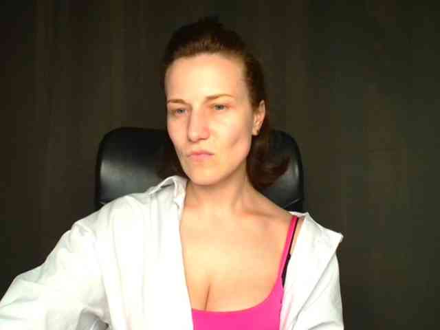 BellaKisss1 webcam