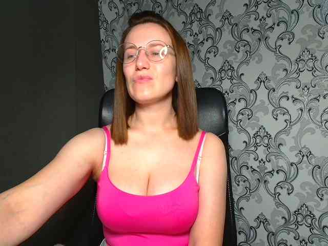 BellaKisss1 webcam