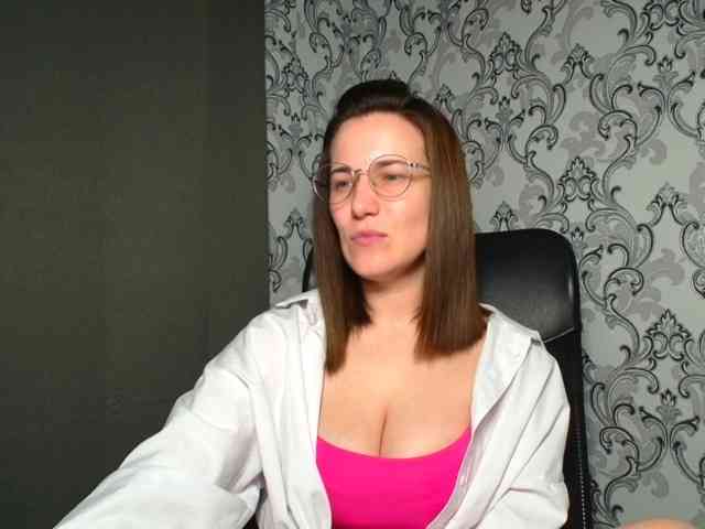 BellaKisss1 webcam