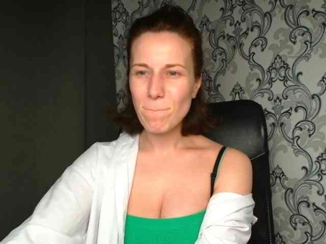 BellaKisss1 webcam