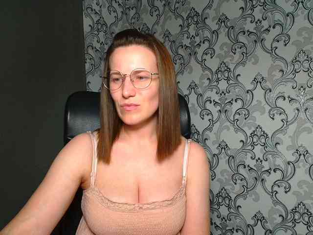 BellaKisss1 webcam