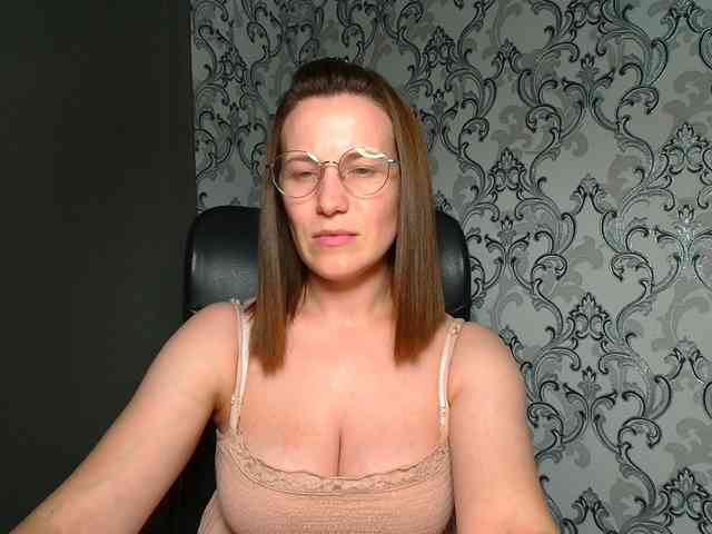 BellaKisss1 webcam