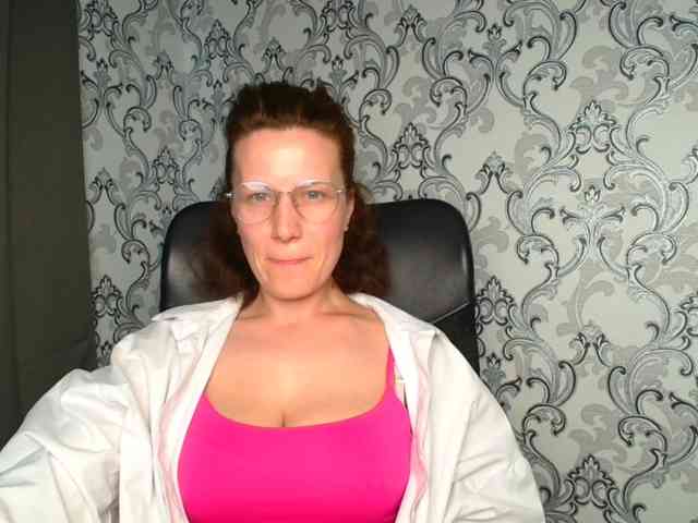 BellaKisss1 webcam