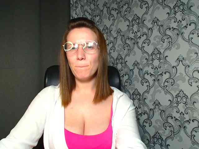 BellaKisss1 webcam