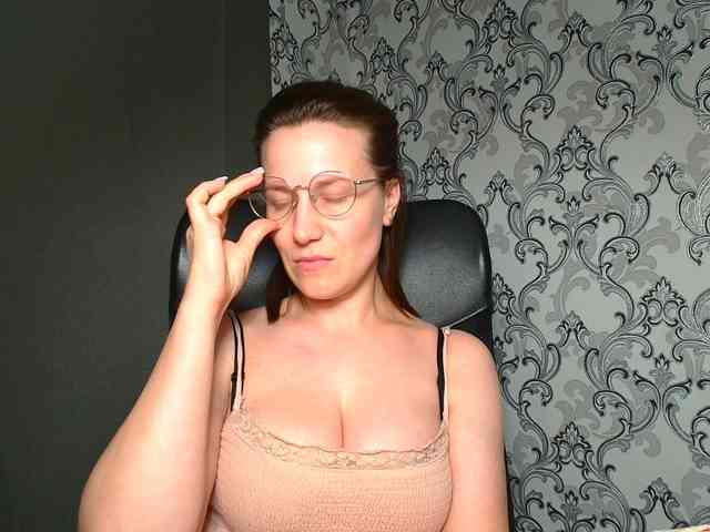 BellaKisss1 webcam