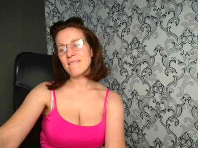 BellaKisss1 webcam