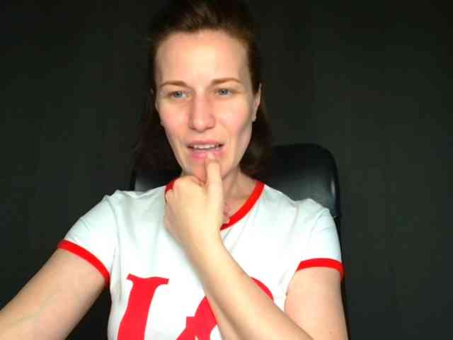 BellaKisss1 webcam