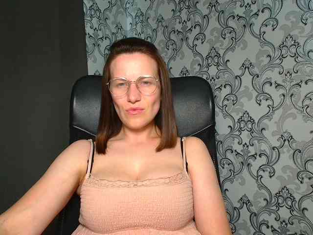 BellaKisss1 webcam