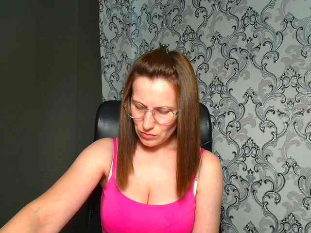 BellaKisss1 webcam