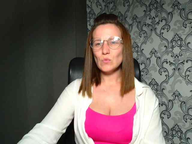 BellaKisss1 webcam