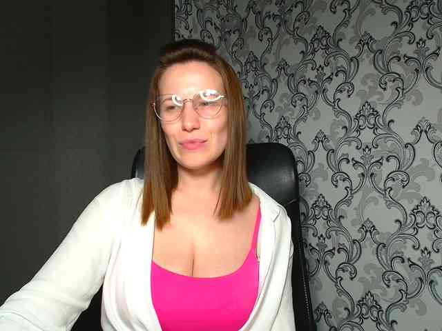 BellaKisss1 webcam