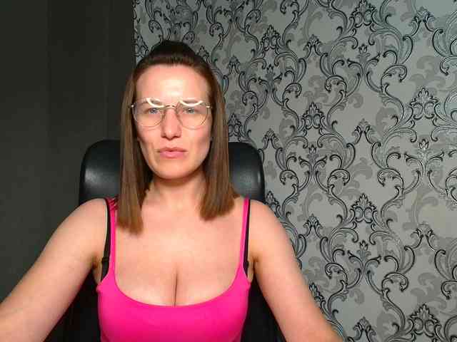 BellaKisss1 webcam