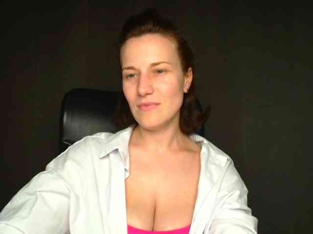 BellaKisss1 webcam