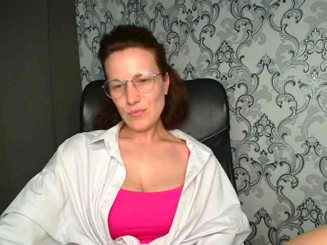 BellaKisss1 webcam