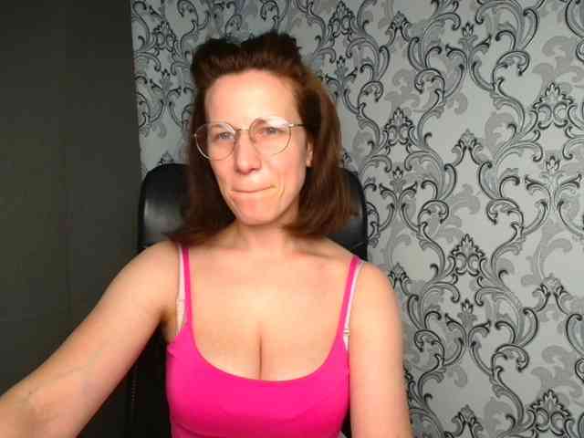 BellaKisss1 webcam