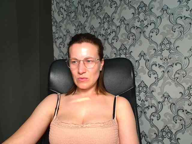 BellaKisss1 webcam