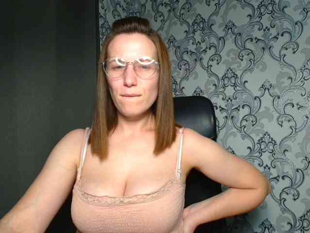 BellaKisss1 webcam