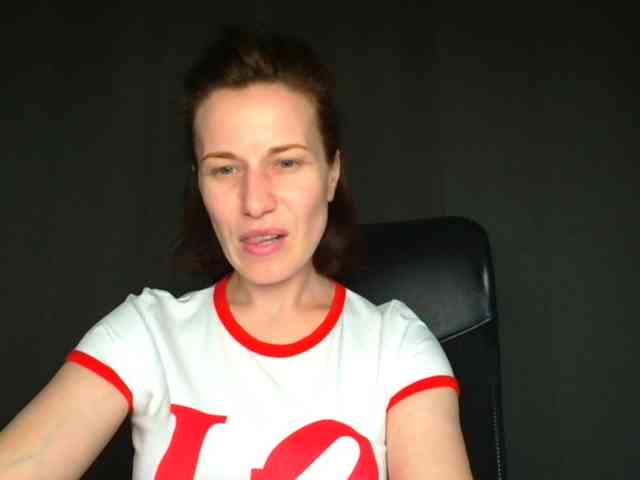 BellaKisss1 webcam