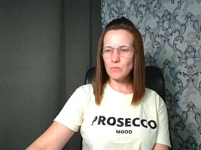 BellaKisss1 webcam