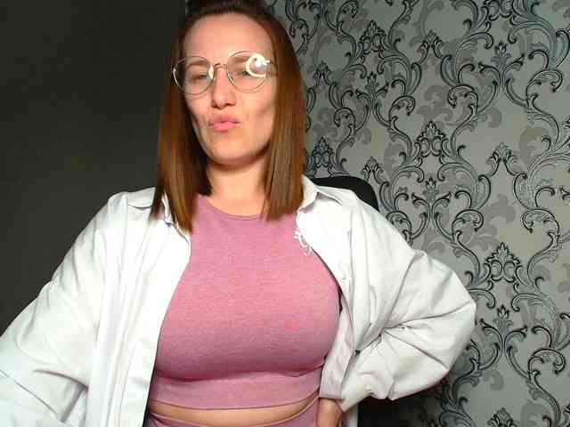 BellaKisss1 webcam