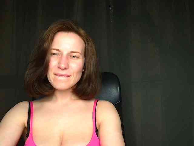BellaKisss1 webcam
