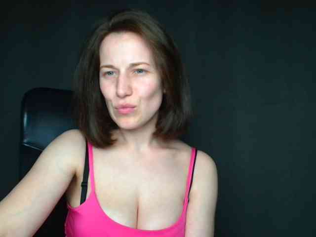 BellaKisss1 webcam