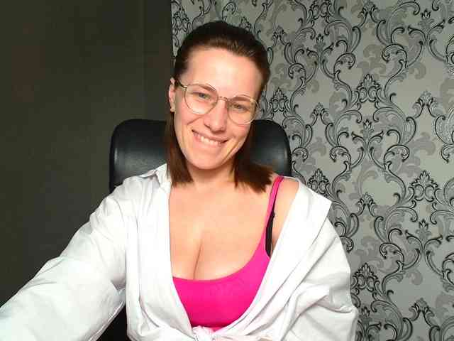BellaKisss1 webcam