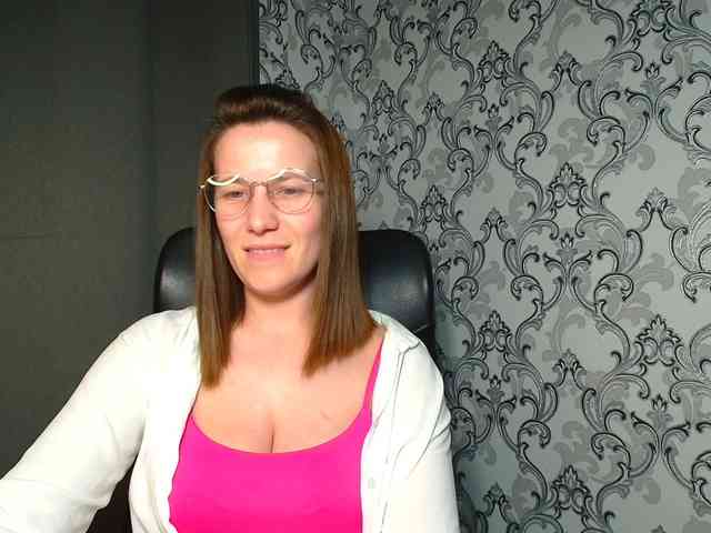 BellaKisss1 webcam