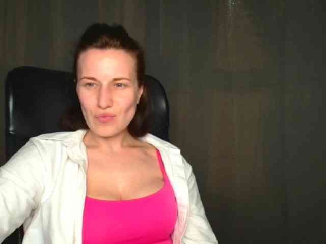 BellaKisss1 webcam