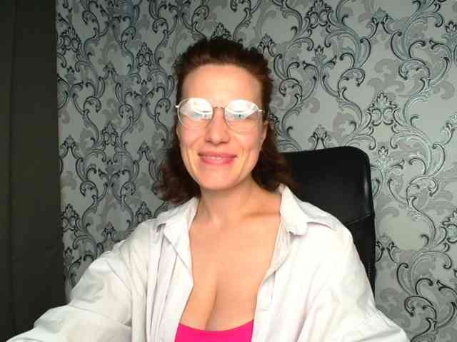 BellaKisss1 webcam