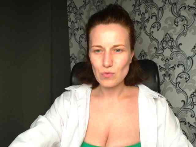BellaKisss1 webcam