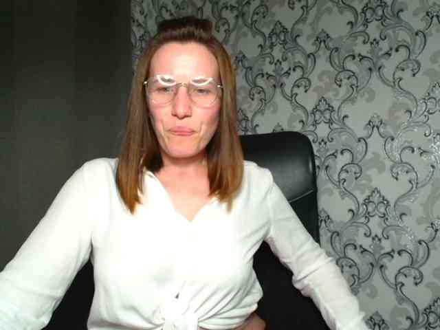 BellaKisss1 webcam