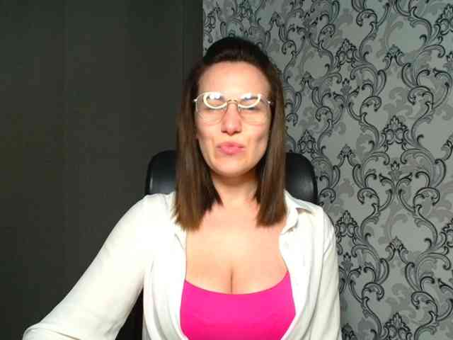 BellaKisss1 webcam
