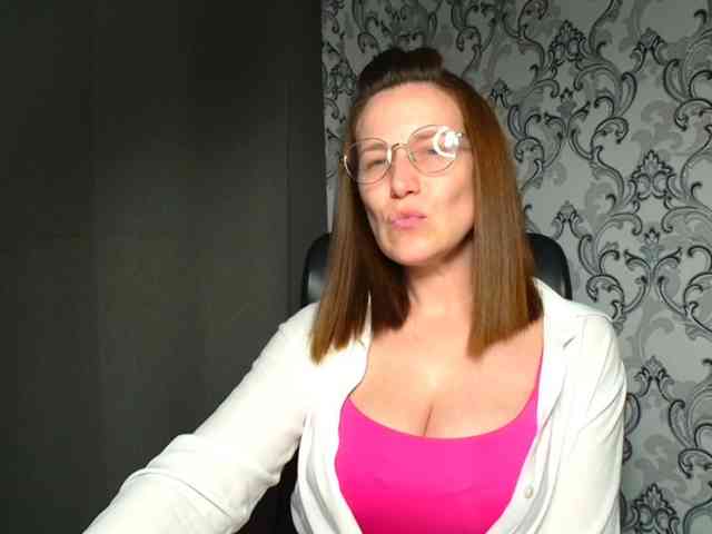 BellaKisss1 webcam