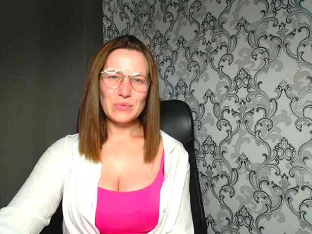 BellaKisss1 webcam