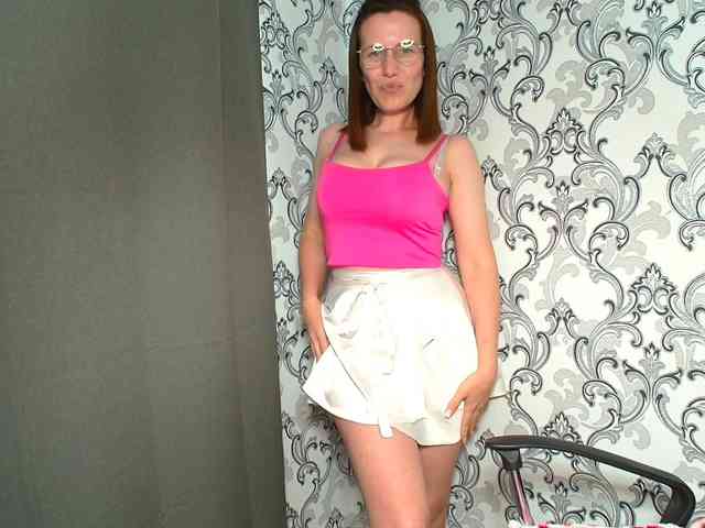 BellaKisss1 webcam