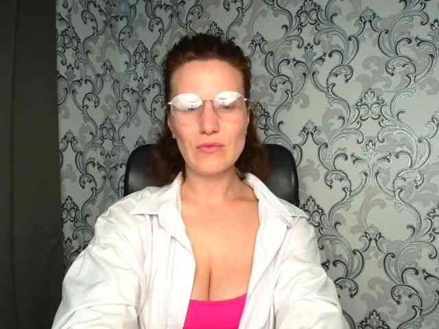 BellaKisss1 webcam