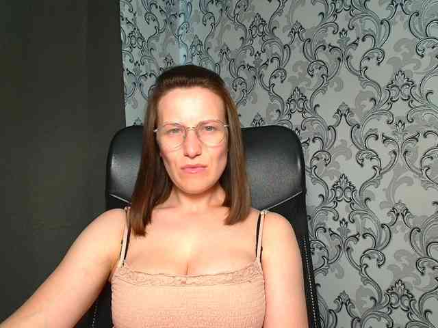 BellaKisss1 webcam