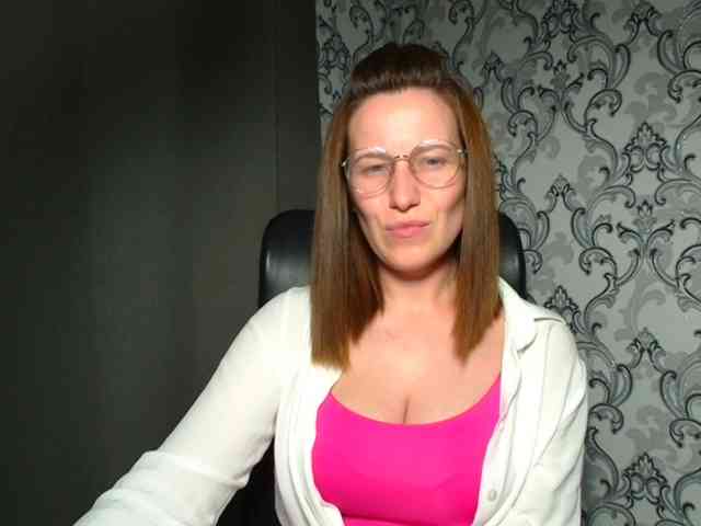 BellaKisss1 webcam