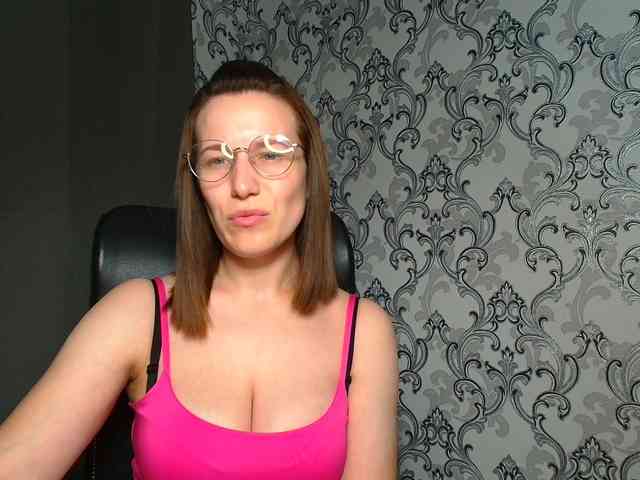 BellaKisss1 webcam